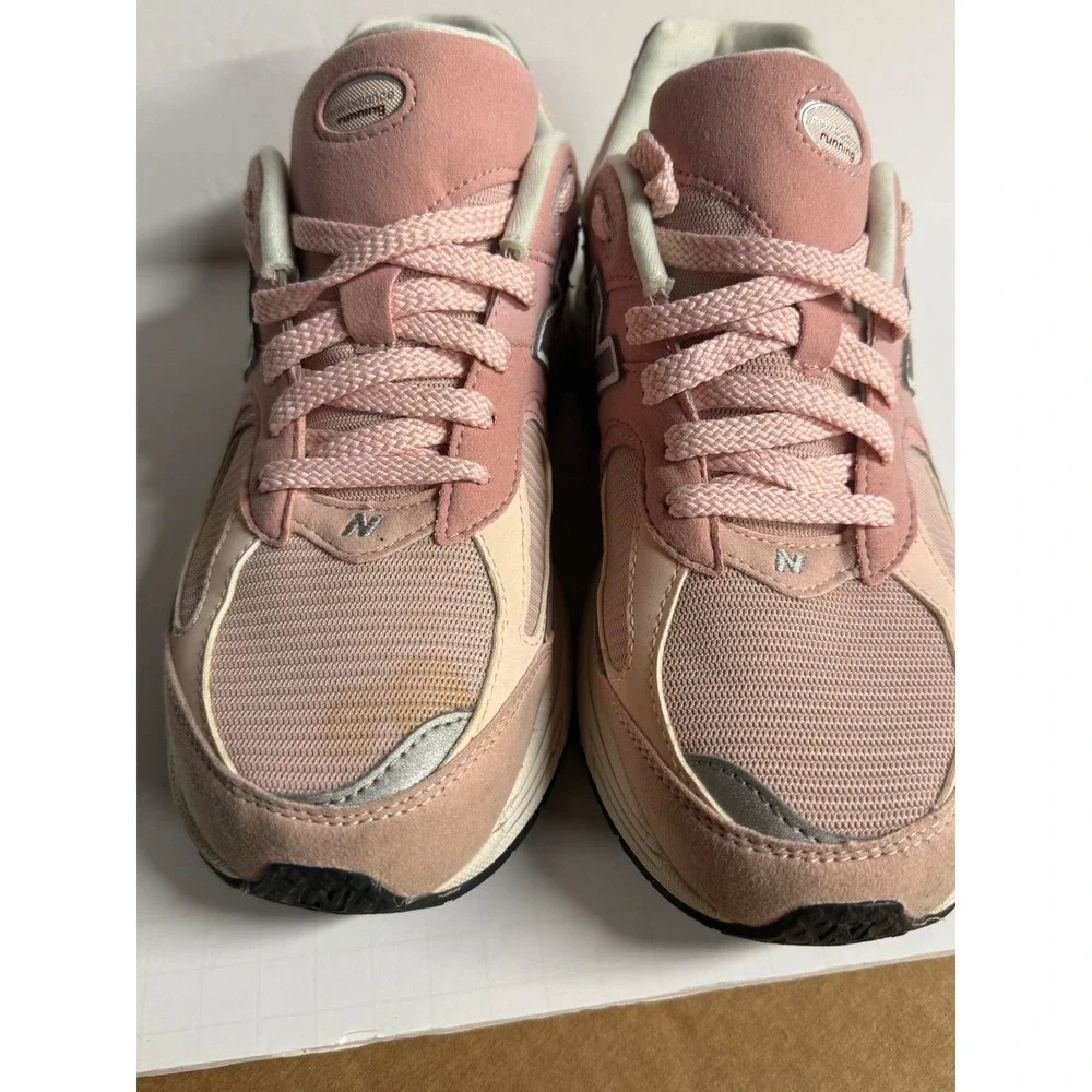 New Balance 2002R Pink Suede Mesh‎ Women's Running Shoes Sneakers Size 8.5